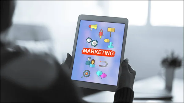 Koncepcja marketingu na tablecie — Zdjęcie stockowe