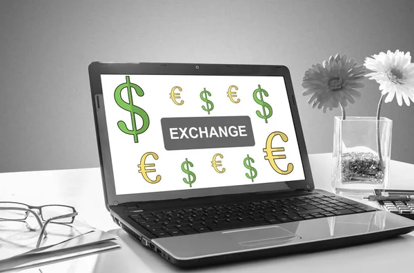 Exchange Concept på en bärbar datorskärm — Stockfoto