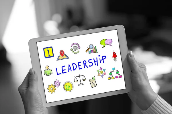 Liderlik kavramı bir Tablet — Stok fotoğraf