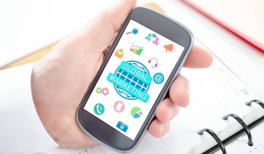 Bir smartphone cep telefonu ile küresel pazarlama kavramı