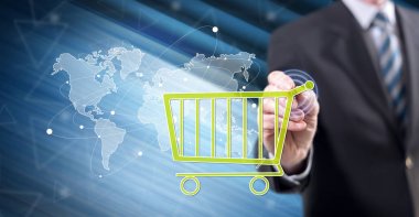 Global e-ticaret kavramı dokunmadan adam