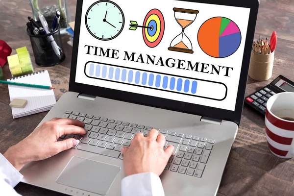 Time management concept op een laptop scherm — Stockfoto