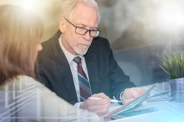 stock image Woman meeting a consultant for advices, light effect; multiple e