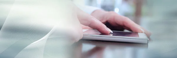 Woman using her smartphone; panoramic banner — Stock Photo, Image