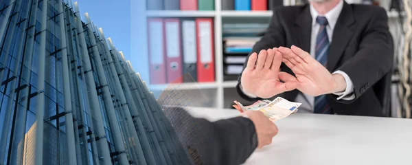 Biznesmen ręce odrzucając ofertę pieniężną; wielokrotne narażenie — Zdjęcie stockowe