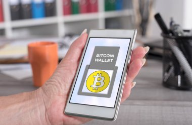 Akıllı telefonda Bitcoin cüzdan konsepti