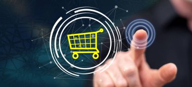 Adam bir online alışveriş kavramı dokunmadan
