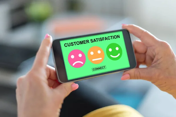 Customer satisfaction concept on a smartphone — Stock Photo, Image