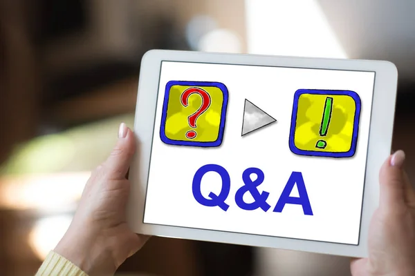 Bir tablette q&a konsepti — Stok fotoğraf