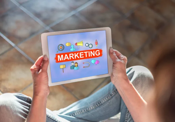 Concepto de marketing en una tableta — Foto de Stock