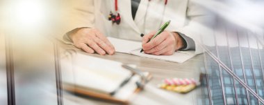 Doktor not alıyor; çoklu pozlama