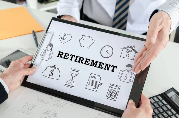 Retirement concept on a clipboard — Stock Photo, Image