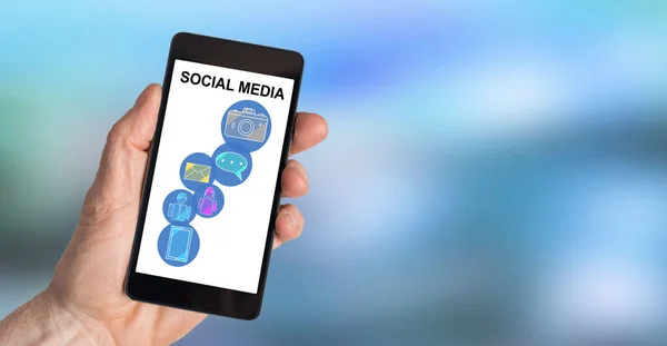 Sociale media concept op een smartphone — Stockfoto
