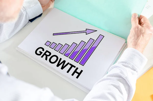 Bir kağıt üzerinde büyüme kavramı