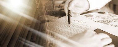 Bir araba satın alma sözleşmesinin detaylarını gösteren satıcı; çoklu exp