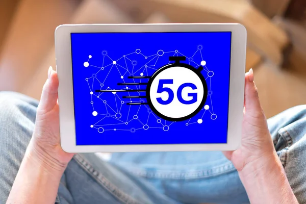 Концепція 5g на планшеті — стокове фото