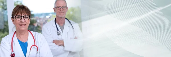 Porträt zweier Ärzte; Panorama-Banner — Stockfoto