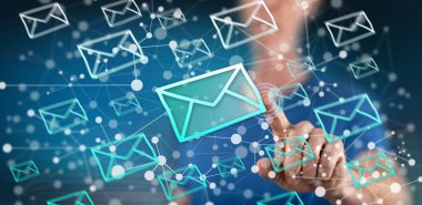 Bir adam dokunmatik ekranda e-posta konseptine parmağıyla dokunuyor.