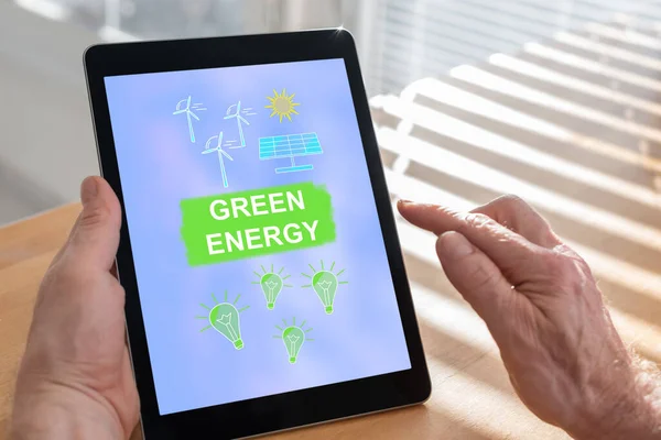 Pantalla Tableta Que Muestra Concepto Energía Verde —  Fotos de Stock