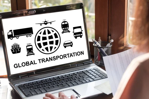 Екран Ноутбука Показує Глобальну Концепцію Транспортування — стокове фото