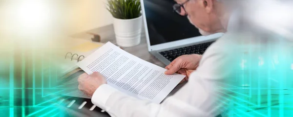 Senior Businessman Checking Document Office Esposizione Multipla — Foto Stock