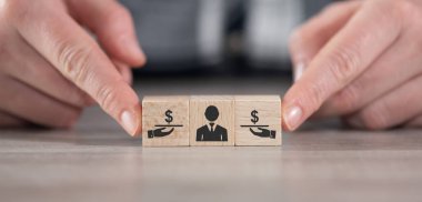 Tahta küplerdeki simgelerle kredi kavramı