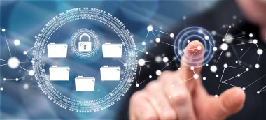 Adam dokunmatik ekranda veri koruma kavramına parmağıyla dokunuyor.