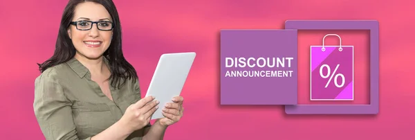 Woman Using Digital Tablet Discount Announcement Concept Background — Stock Photo, Image