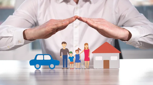 Famiglia Casa Auto Protetti Dalle Mani Concetto Vita Casa Assicurazione — Foto Stock