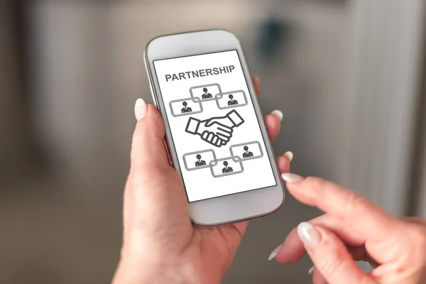 Concept Partenariat Affaires Sur Smartphone Tenu Par Une Main — Photo