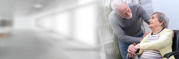 Portrait Old Mother Supported Her Son Panoramic Banner — Stock Photo, Image