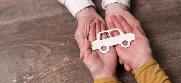 Concept Auto Insurance Paper Car Hands — Stock Photo, Image