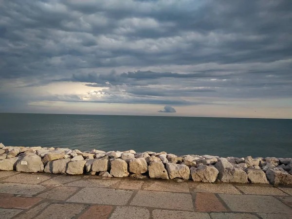 Morze Horyzont Panoramiczny Widok Caorle Wenecja Włochy Miasto Skała Nadmorska — Zdjęcie stockowe