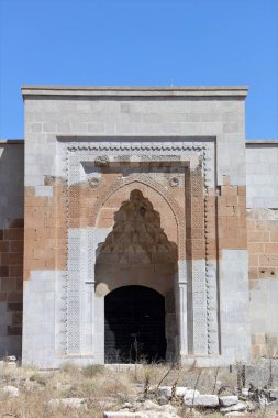 Alayhan Caravanserai, Aksaray iline bağlı bir beldedir. Alayhan Caravanserai Anadolu Seljuk dönemi 13. yüzyılda inşa edilmiştir. Alayhan, Anadolu 'da inşa edilen ilk kervanlardan biri..