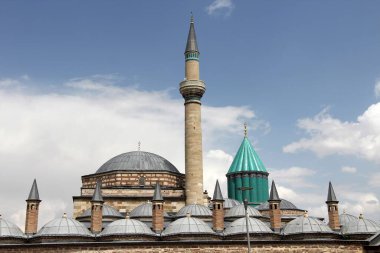 Konya Mevlana Müzesi, Dini bina, Yeşil minare ve müze içinde. Mevlana Celaleddin-i Rumi, İslam 'ın sufi filozofu ve mistik şairi..