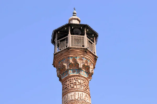 Semnan Friday Mosqueはイランに位置しています セムナン フライデー モスクは1026年にセルジューク朝時代に建設された モスクのミナレットにはセルジューク朝の芸術の痕跡があり レンガで作られている — ストック写真