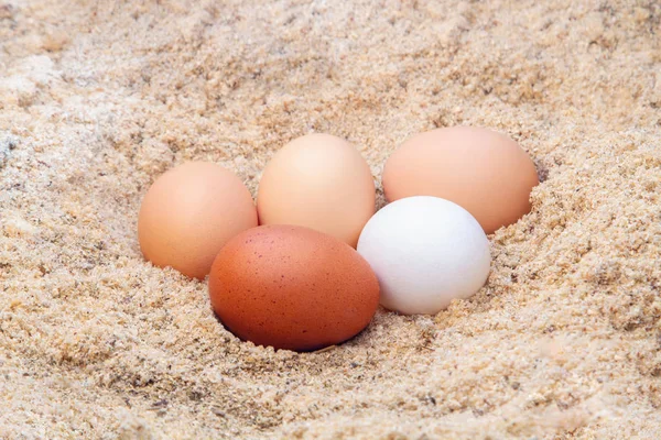 Los Huevos Pollo Anidan Fondo Rústico Fondo Natural Alimento Saludable — Foto de Stock