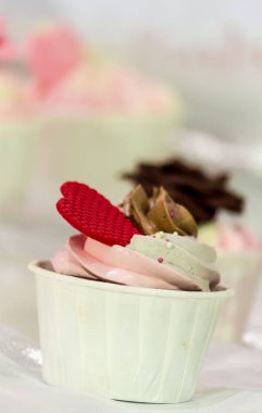 Tatlı güzellik ve düğün pastası dekorasyon pastel renk Tepesi.