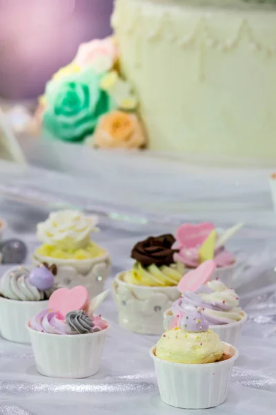 Zoete Schoonheid Topping Pastel Kleur Wedding Cake Decoratie — Stockfoto