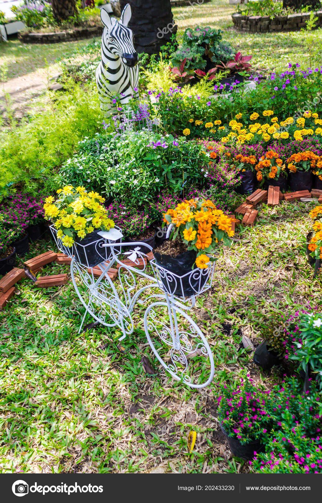 Vintage White Bike Planter Flower Pot Decoration Cozy Home Flower