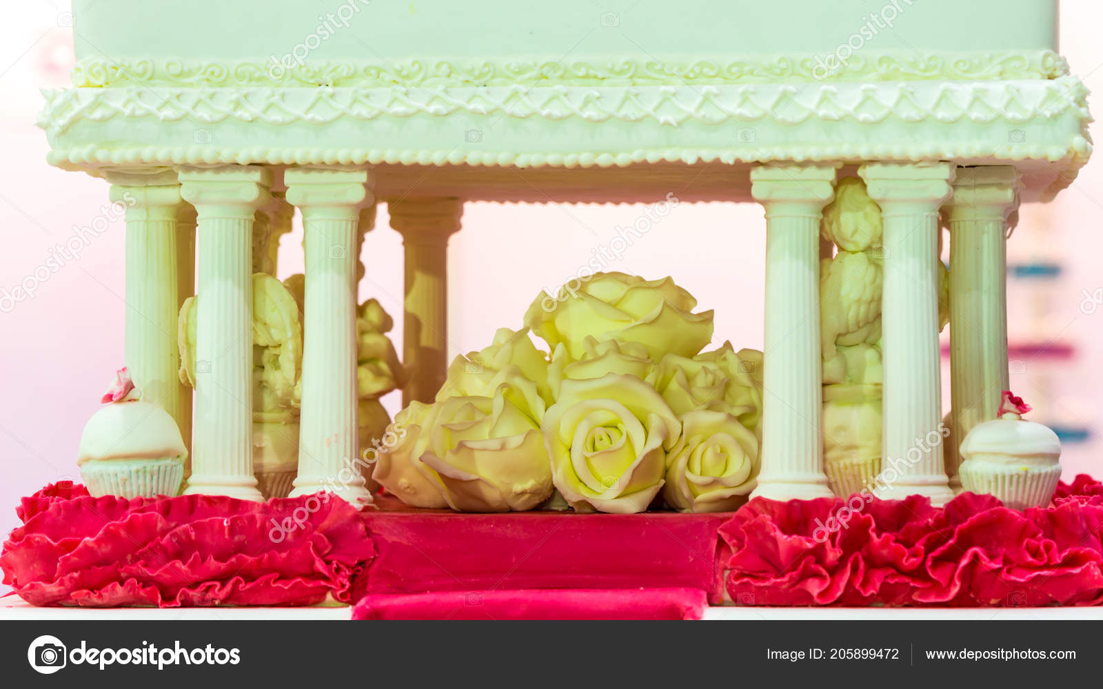 Sweet Beauty Flower Topping Pastel Color Weddinng Cake Decoration Stock Photo C Moccabunny