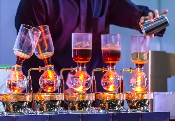 Tesisler kahve ya da vakum kahve su ve karıştırın 10 saat kaynar içine tam daldırma zevkli ve proses mix kahve çekirdekleri olduğunu.