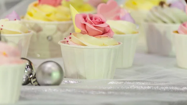 Doce Flor Beleza Cobertura Cor Pastel Decoração Bolo Casamento Caseiro — Fotografia de Stock