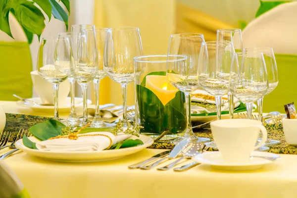 Luxury wedding party dinner table setting concept.