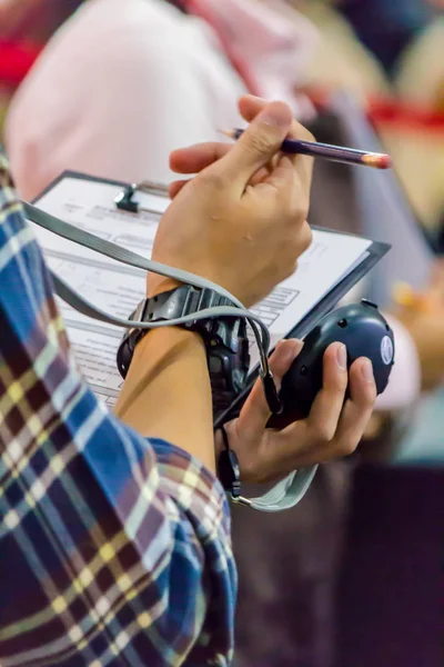 Profesyonel el kontrol listesi ve kontrol süresi. Telifsiz Stok Fotoğraflar