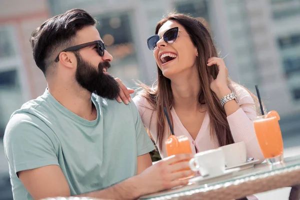 Mann Und Frau Verabreden Sich Tagsüber Café — Stockfoto