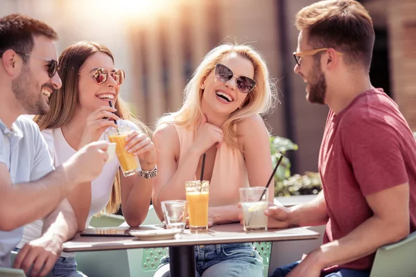 Friends Having Great Time Cafe Daytime — Stock Photo, Image