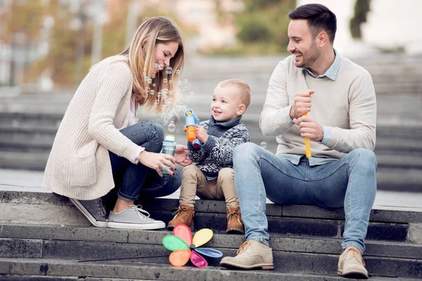 Happy Young Family City Family Concept — Stock Photo, Image
