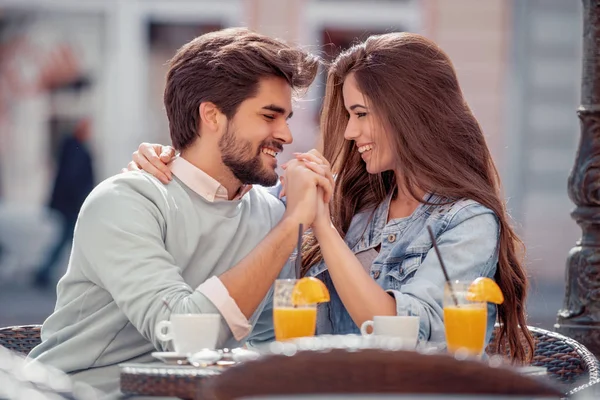 Homem Mulher Namoro Cafe Estão Gostando Passar Tempo Juntos — Fotografia de Stock