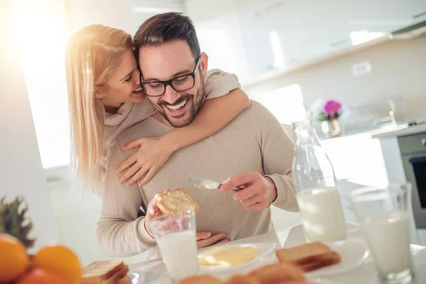 Young Happy Couple Sitting Modern Apartment Having Breakfast Together — Stock Photo, Image
